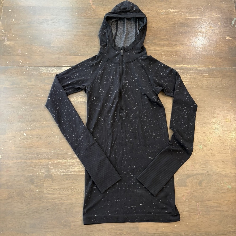 Lululemon Women's Size 2 Swiftly Tech Black 1/2 Zip Performance Shirt Top Hoodie - Picture 2 of 9
